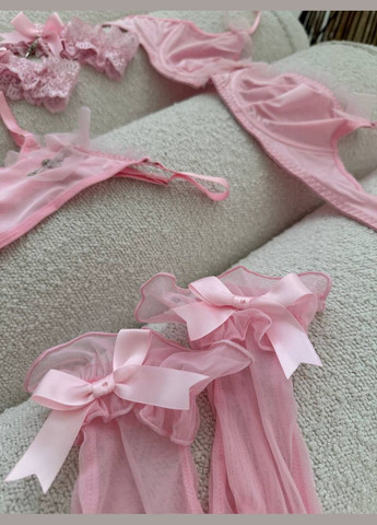 Розовый комплект нижнего белья Domino