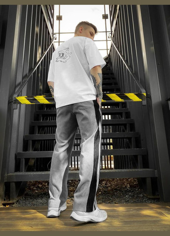 Біла стильна футболка Vakko