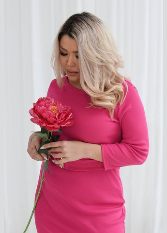 Рожева жіноча сукня приталеного крою колір рожевий р.48/50 451539 New Trend
