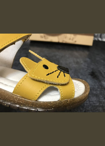 Шкіряні босоніжки на липучці жовтого кольору,, Україна Bistfor Босоніжки (338622827)