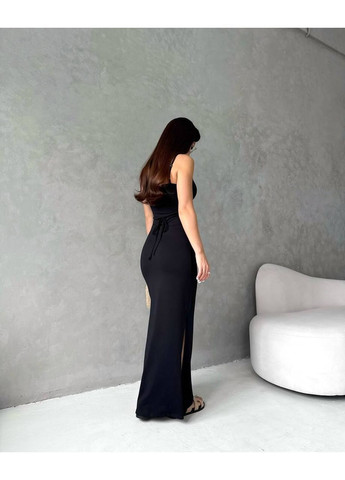 Черное платье макси на регулировочных бретелях No Brand