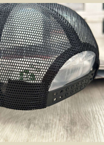 Кепка тракер із сіточкою Зірка Чорний з біло-червоним 56-61р (8098) No Brand (294205927)