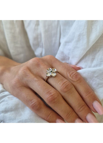 Серебряное кольцо Цветок с Перламутром размер серебро 925 пробы Родированное 6675р 2.57г No Brand (352477386)