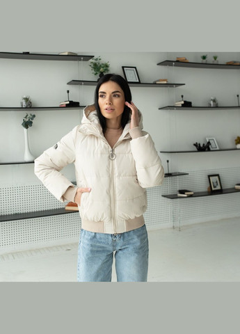 Молочна демісезонна жіноча куртка осіння SK