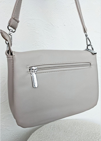 Стильная женская сумка-багет из экокожи с оригинальным декором в виде цепи и имитированного лезвия бритвы InFashion Сумка (327435698)