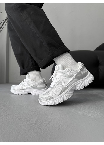 Белые демисезонные кроссовки мужские и женские nike zoom vomero 5 rnr white silver | найк зум вомеро 5 белые No Brand