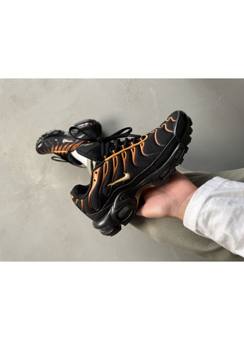 Чорні Осінні кросівки чоловічі nike air max tn plus black / orange nik-0538 найк аір макс тн плюс No Brand