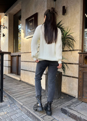 Молочный демисезонный женский свитер однотонный с горловиной и рукавом реглан Allthings