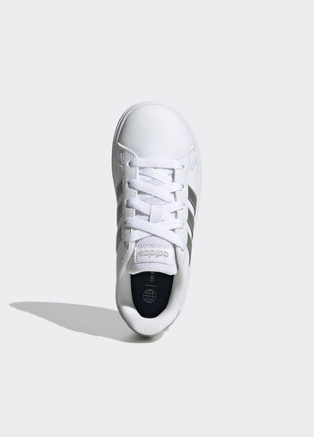 Белые всесезонные кроссовки grand court lifestyle tennis lace-up adidas