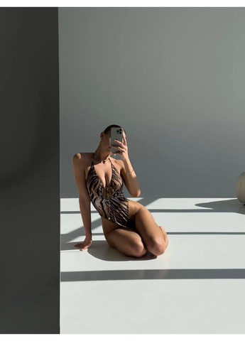 Комбинированный летний купальник тигровый бифлекс с завязками и глубоким вырезом / женский купальник анималистический с высокой посадкой, бифлекс No Brand