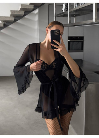 Чорний боді з відкритим доступом з панчохами і халатом Simply sexy