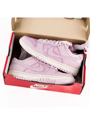Кроссовки женские Dunk Low Regal Pink HJ5870-600 Nike светло-розовые всесезоны (373266060)