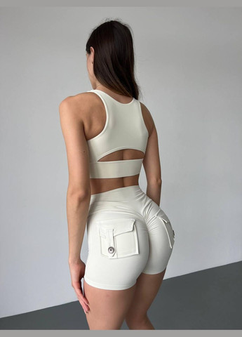 Спортивний костюм (топ з чашками та шорти з кишенями й пуш-ап ефектом), молочного кольору, розмір S Trends (330757712)