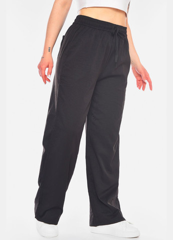 Штаны женские однотонные полубатальные черного цвета Let's Shop (322668703)