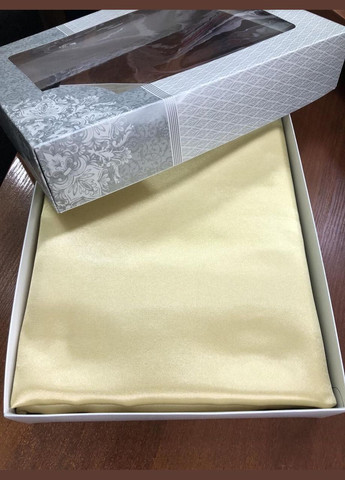 Атласна постільна білизна Полуторний Кремовий 145 x 210 з простирадлом на гумці (141406) No Brand (306633836)