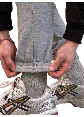Светло-серые спортивные демисезонные брюки Nike