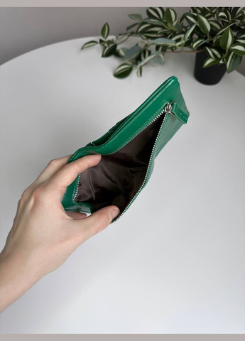 Женский кошелёк из экокожи на магните среднего размера Saralyn (296660702)