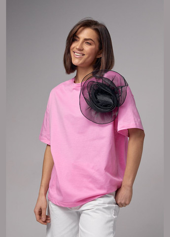 Рожева літня жіноча трикотажна футболка з об'ємною квіткою 14561 з коротким рукавом Lurex