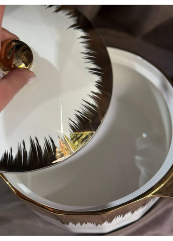 Набір супниць керамічних із кришками 3 шт 1,5 л 2,5 л 3,5л Білий із золотистим декором No Brand (365450870)