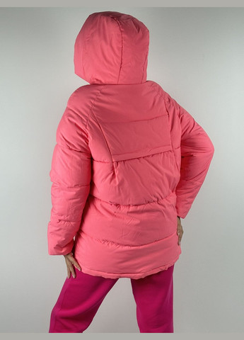 Рожева куртка жіноча, рожевого кольору, з капюшоном, з двома великими карманами, сучасна модель з еко пухом в підкладці Kor@Kor