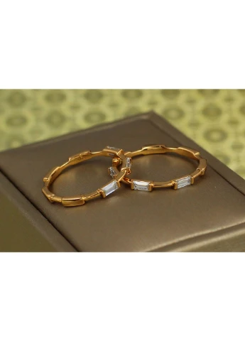 Кільце Сальто з прямокутними каменями по колу р 19 золотисте love-shopping Xuping Jewelry (387399884)