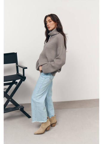 Сірий зимовий жіночий подовжений светр оверсайз з високою горловиною MonCher