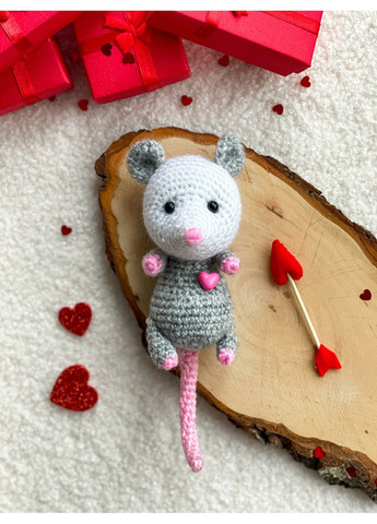 Амігурумі опосум із сердечком, 14 см – в’язана іграшка ручної роботи No Brand (352474133)