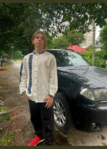 Біла чоловіча бавовняна сорочка вишиванка з яскравою вишивкою збоку та рукавах You Best (341491761)