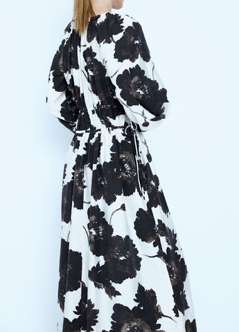 Білий кежуал сукня H&M з квітковим принтом