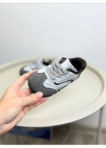 Сірі всесезонні кросівки дитячі сірі 1594 No Brand