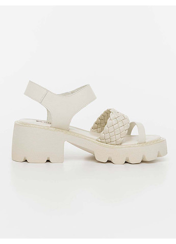 Молочные босоножки Wilmar