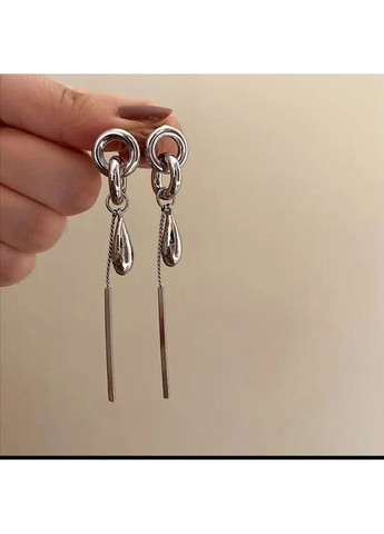 Серебристые серьги - цвяшки с геометрическим дизайном No Brand (362568188)