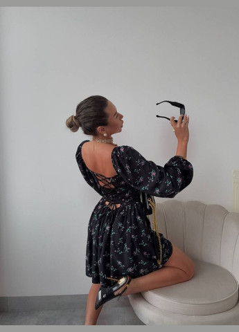 Черное кэжуал мини платье в цветочный принт с пышной юбкой Adelante с цветочным принтом