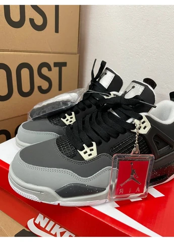 Черные демисезонные кроссовки мужские nike air jordan 4 black grey найк аир джордан черные No Brand