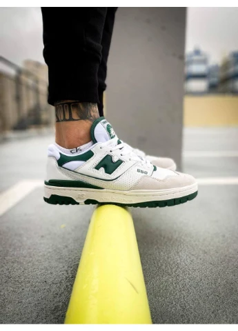 Белые демисезонные кроссовки мужские new balance 550 white green нью беланс 550 белые No Brand
