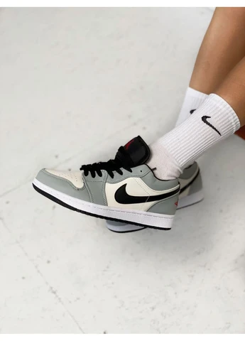 Белые демисезонные кроссовки мужские nike air jordan retro 1 low grey white black 1 найк аир джордан белые No Brand