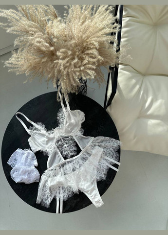 Белый комплект нижнего белья Domino