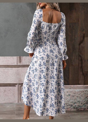 Белое красивое платье с вырезом на бедре и открытом декольте, качественное белое с голубыми цветочками летнее платье из софта. No Brand