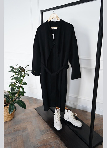 Чорне Вовняне пальто з поясом Zara