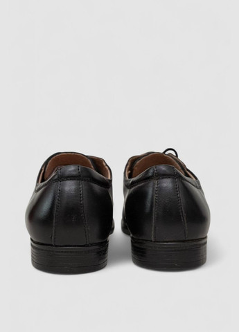 Черные туфли мужские с перфорацией,, KangFu