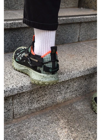 Зеленые демисезонные кроссовки мужские nike acg mountain fly green найк асж маунс флай зеленые No Brand