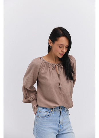 Темно-бежева жіноча блуза чорна з високими манжетами на завязках Arjen