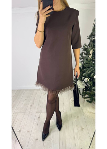 Темно-коричневое платье 495 костюмный креп, свободного кроя, сзади на пуговицах, рукав 3/4 Україна