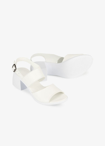 Белые босоножки женские 2505 Claire