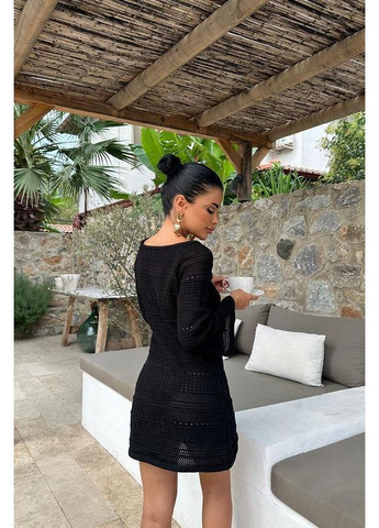 Чорна сукня з коміром човником і довгими розкльошеними рукавами Zara