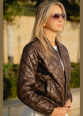 Чорна жіноча куртка колір коричневий р.50/52 408683 New Trend
