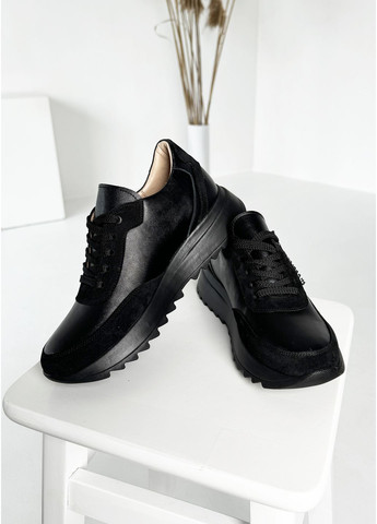 Черные демисезонные кроссовки со стильными замшевыми вставками INNOE Кросівки чёрные демисезоны (353685308)