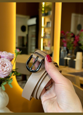 Шкіряний жіночий ремінь в бежевому кольорі 3334 No Brand (359380798)