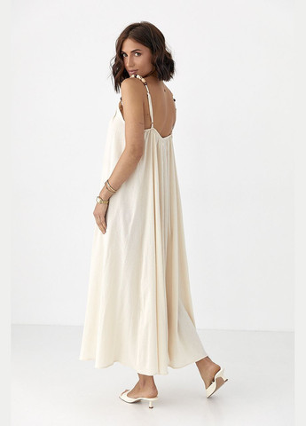 Летний женский сарафан свободного кроя с бусами на бретелях Lurex