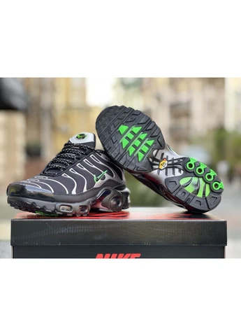 Чорні кросівки чоловічі nike air max plus tn black silver green найк аір макс тн плюс чорні демісезон No Brand